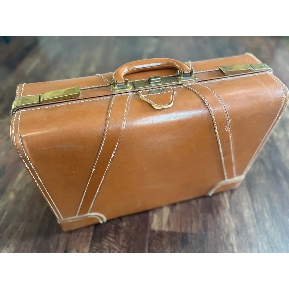 Vintage 1950s Towncraft Tan Leather Suitcase Train Case Linen Lined Brass Clasps